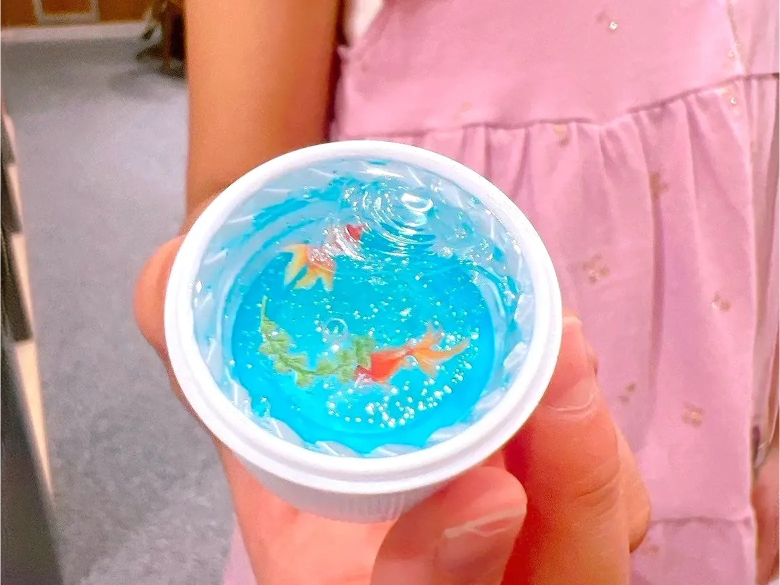 金魚のマグネット